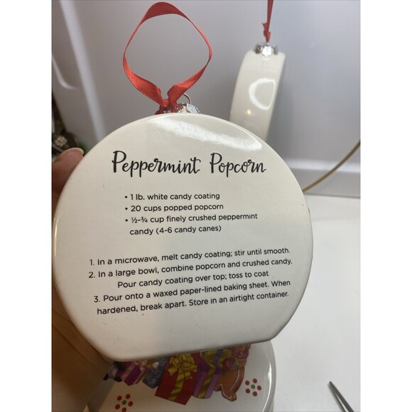 Temptations by Tara Christmas Ornament Table Shelf Decor Recipes Set Of 4 - Picture 9 of 9